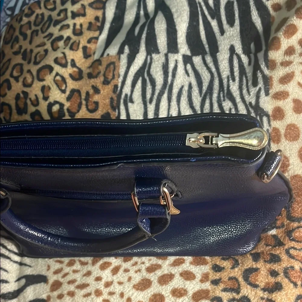 Carla Faustini Blue Textured Leather Convertible Purse - Picture 7 of 8